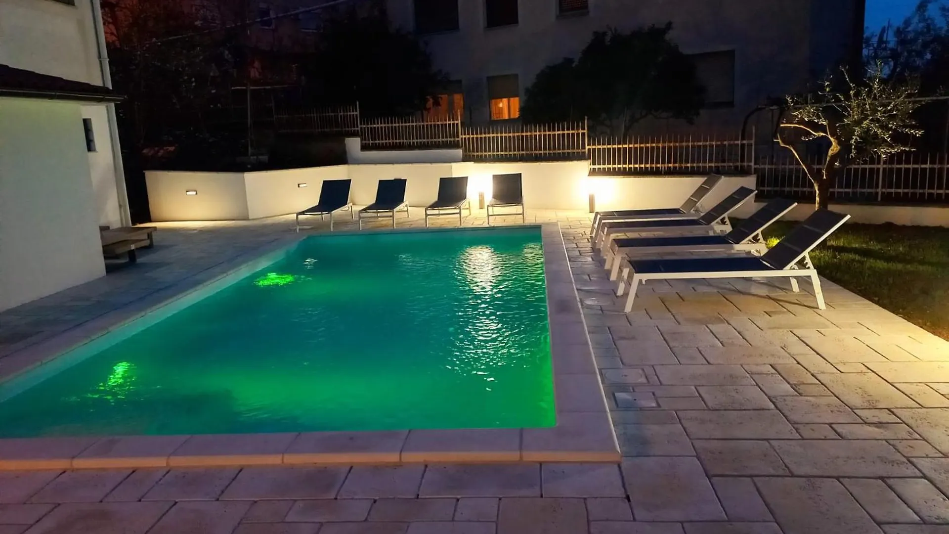 Big Swimming Pool Apartment Monvidal 0*, Pula Croatia