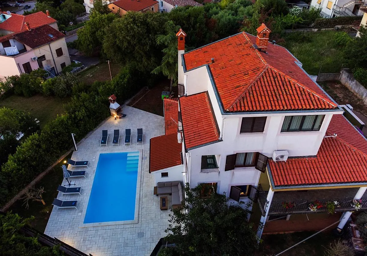 Big Swimming Pool Apartment Monvidal