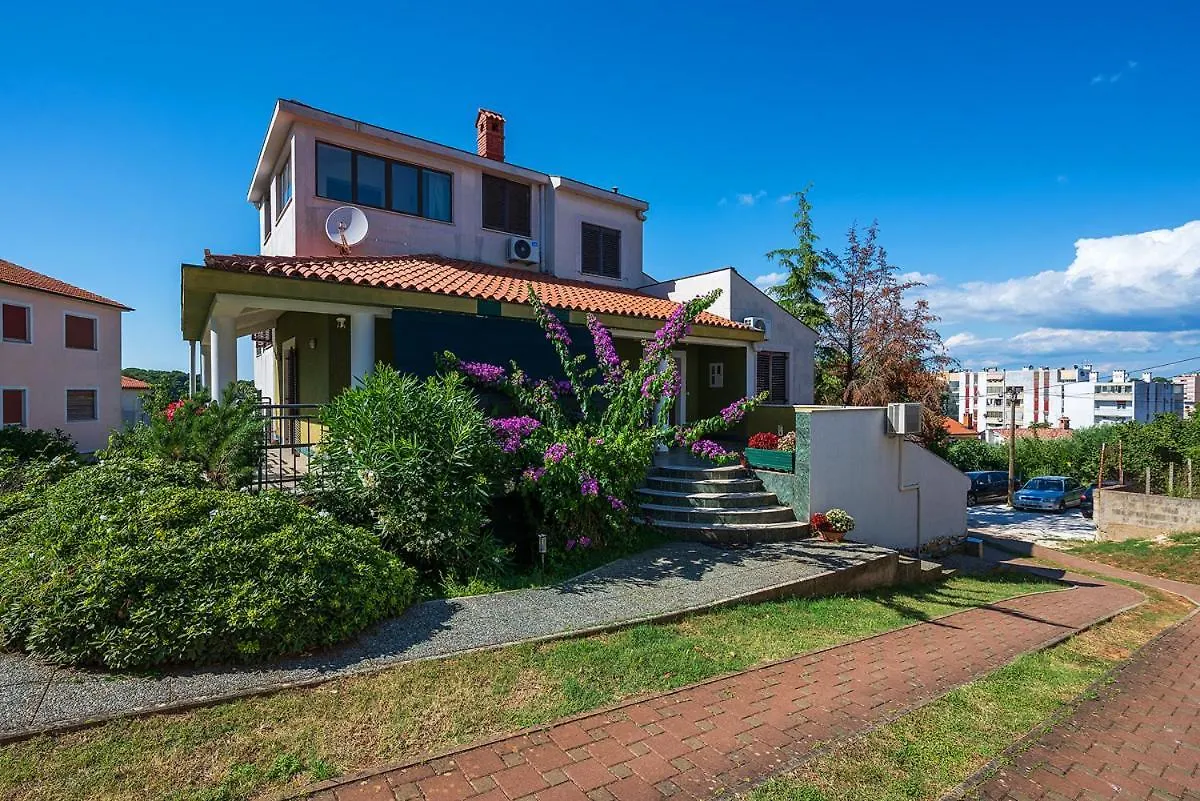 Big Swimming Pool Apartment Monvidal