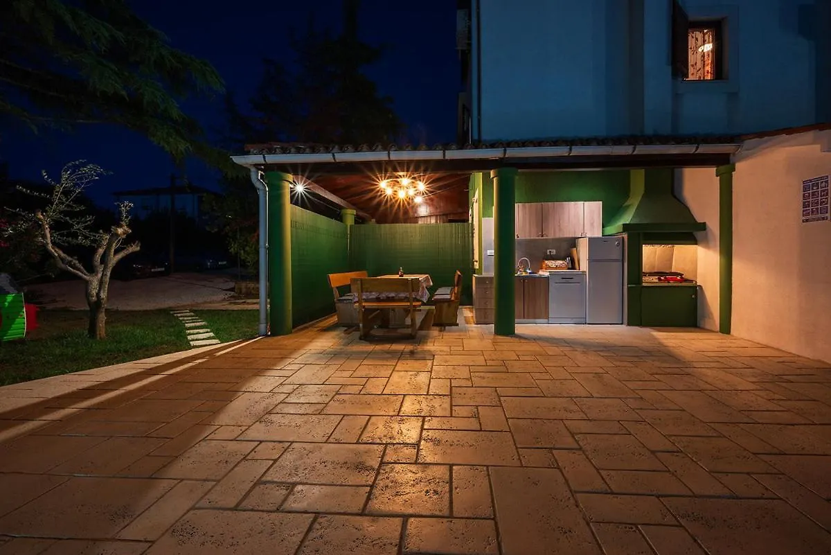 Big Swimming Pool Apartment Monvidal 0*, Pula Croatia