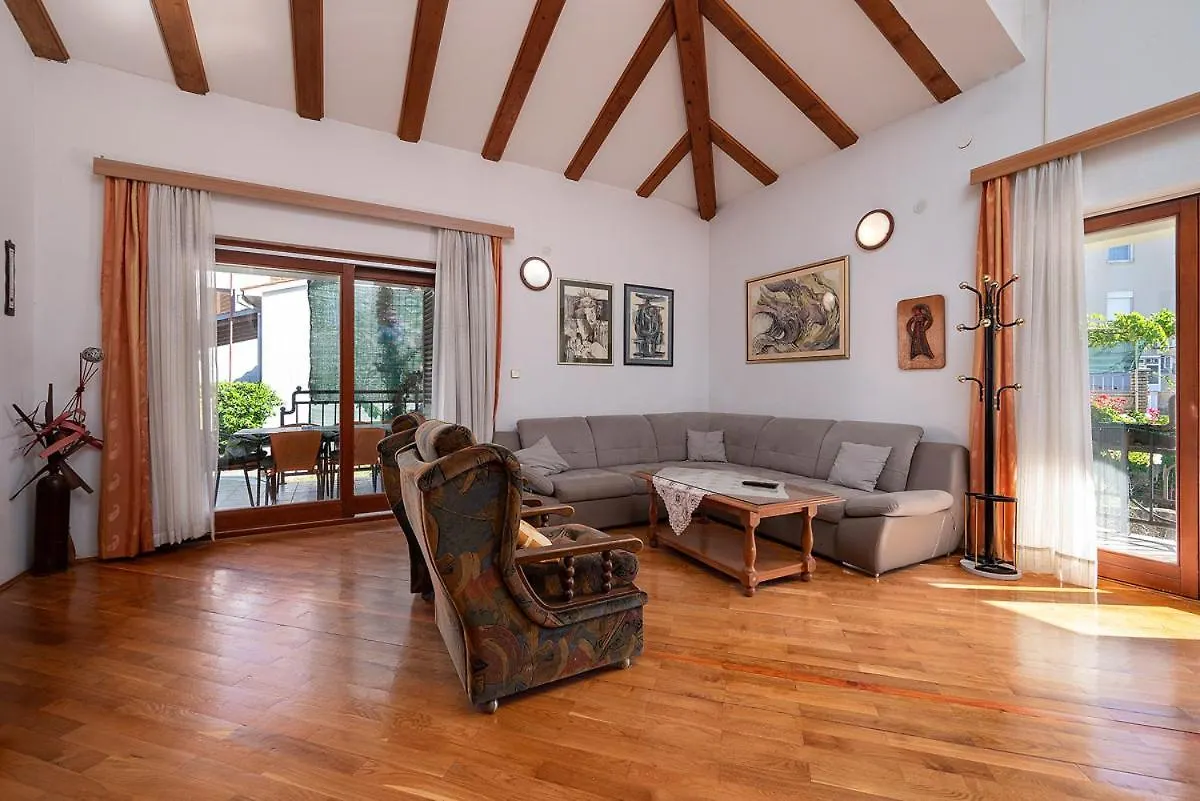 Big Swimming Pool Apartment Monvidal 0*, Pula