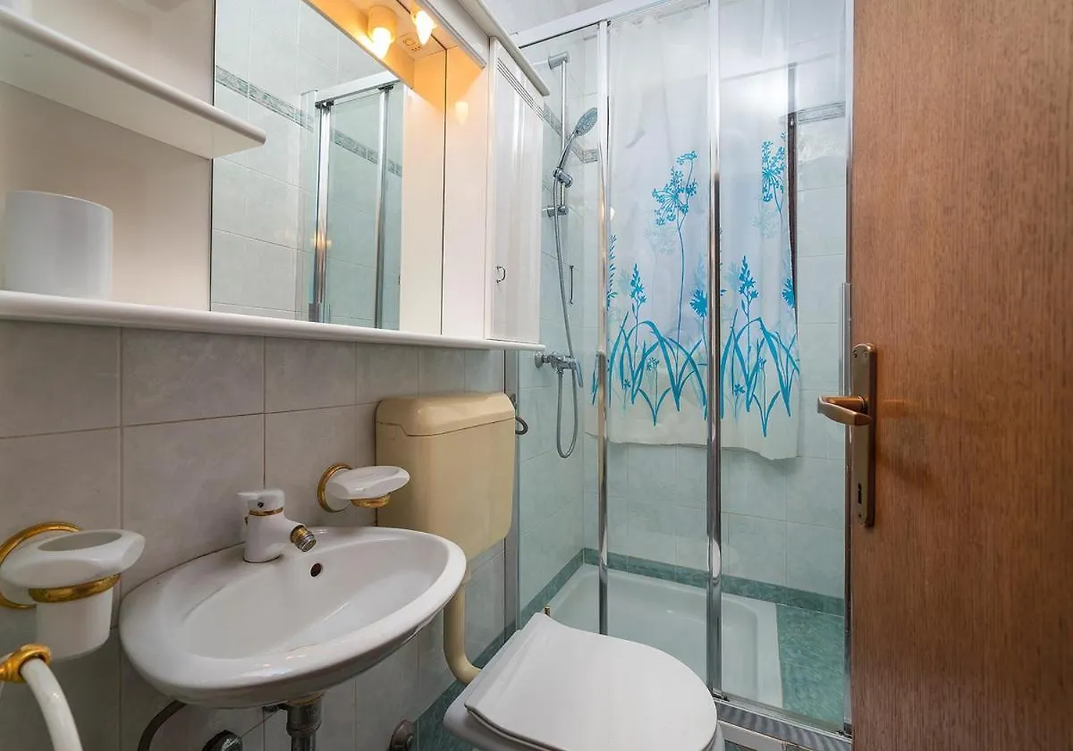 Big Swimming Pool Apartment Monvidal  Pula